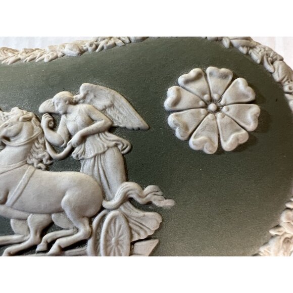 Vintage Wedgwood Jasperware Sage Green Trinket Box Heart Shape 5 inch England - Picture 13 of 13